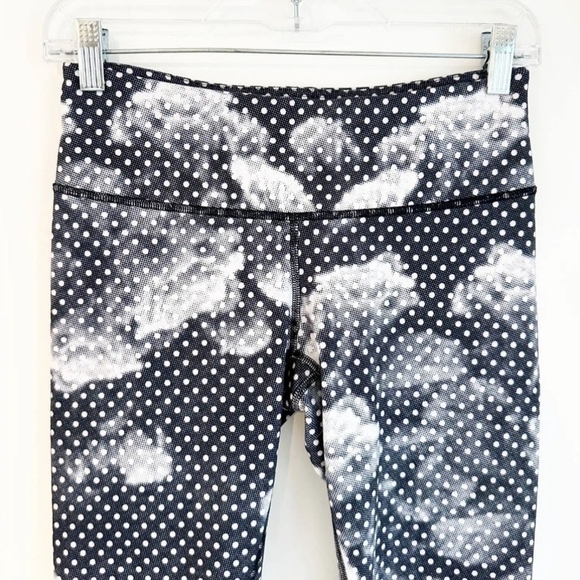 Lululemon Cloud Dot Cropped Leggings (4) - Picture 2 of 4